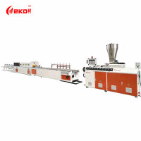 Ligne de production de panneaux de plafond WPC, extrudeuse de panneaux muraux en PVC, machine de fabrication de persiennes