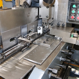 Máquina Dobladora de Pernos en U de Acero Inoxidable - Equipo de Construcción Automático de Alta Productividad Accionado por Motor - Maquinaria Heling - Product Image 5