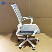Chaise de bureau médicale professionnelle avec support orthopédique et caractéristiques ergonomiques pour une utilisation clinique
