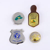 Pins Metálicos Personalizados en Forma de Escudo, Insignias Esmaltadas con Temática Geográfica para Promoción de Identidad Nacional y Intercambios Diplomáticos