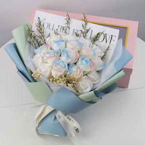 Saint-Valentin terminé, bouquet de savon bleu glace brisé en forme de rose, boîte cadeau, bouquet à la main, bouquet de fleurs séchées étoilées, fleur éternelle - Product Image 2