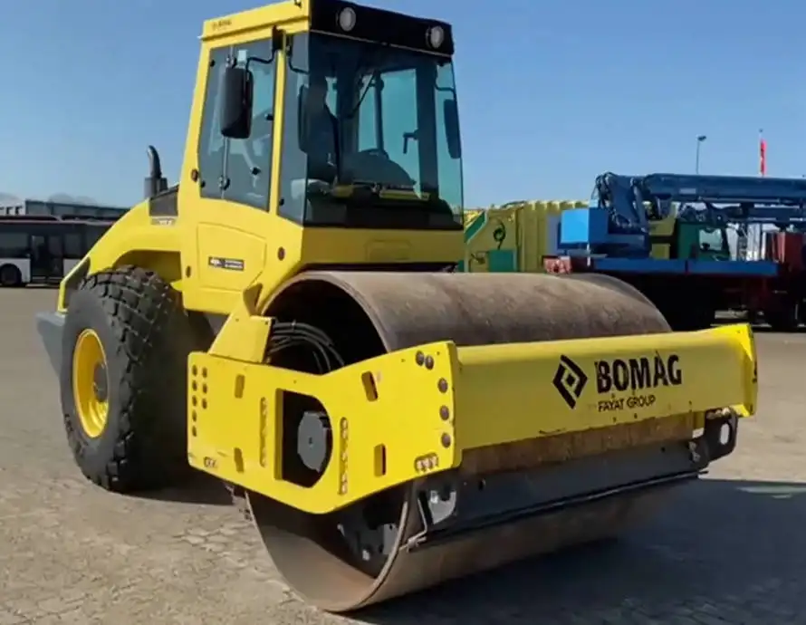 Rodillo de segunda mano con vibración de rueda de maquinaria de compactación de carretera a la venta, bomba de tambor de motor diésel de acero único de 15 toneladas, 30%