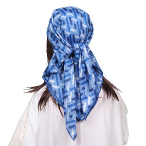 Wholesale Silk Small <b>Square</b> Scarf Winter Fashion Neck Scarf Versatile Bandana Head Scarf Women Geometric Pattern Reversible - Product Image 1