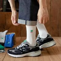 Chaussettes de sport épaisses en coton pour hommes et enfants, avec logo brodé personnalisé OEM, anti-humidité, pour activités de plein air, performance et mode.