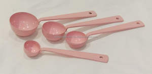 Ensemble de cuillères à mesurer vibrantes en acier inoxydable avec un design multicolore stylisé parfait pour les ustensiles de cuisine - Product Image 2