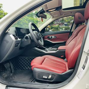 <span class=keywords><strong>BMW</strong></span> 325Li 2023, conduite à gauche, empattement long, essence 2.0T, boîte de vitesses automatique 8AT, berline sport premium 5 places avec toit ouvrant panoramique - Product Image 4