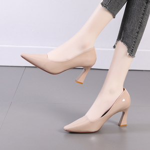 Escarpins Femme Été 2026 Nouveaux à Bout Pointu et Talon Épais en Cuir Verni à Talon Moyen - Product Image 2