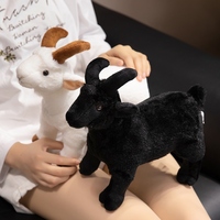 Peluche de chèvre debout, jouet en peluche doux et moelleux, ornement de table ou de canapé, animal de la ferme en peluche, poupée mouton pour cadeau d'anniversaire pour enfants