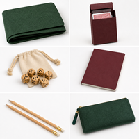 Kit Cadeau Personnalisé pour Soirée de Jeu d'Entreprise de Noël avec Tapis en Feutre, Cartes, Dés en Bois, Carnet, Crayons, Pochette et Boîte Cadeau - Fournisseur
