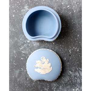 Collection de boîtes à bijoux Wedgwood England Classic Blue Jasperware, différentes formes - Product Image 3