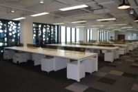 Bureau de travail moderne pour personnel en open space, bureau de coworking 4-6 places pour bureau ou école, mobilier commercial de bureau