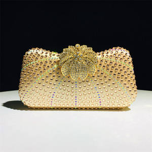 Sac de soirée élégant pour femme avec motif floral diamanté, sac à main pour fête et mariage, sac à bandoulière pour banquet, sac décontracté - Product Image 1