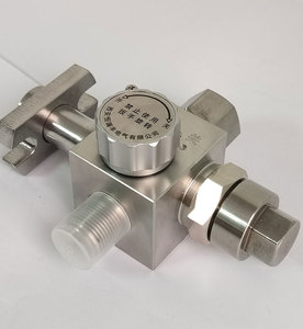 三通阀组 | 匹配压力/流量变送器 | 法兰/螺纹连接 - Product Image 1