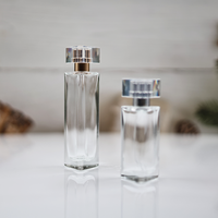 Vente en gros de flacons de parfum en verre triangulaires de 30 ml/40 ml, boîte-cadeau personnalisée, couvercle, crème pour le soin de la peau, diffuseur, surface sérigraphiée