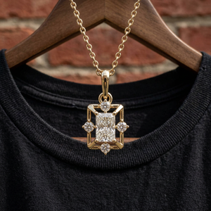 Pendentif en or rose avec diamant taille émeraude et diamants latéraux, certifié IGI, plaqué or, bijoux de luxe pour femme, idéal pour fiançailles et mariage - Product Image 4