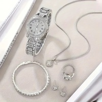 Montre à Quartz Femme de Luxe la Plus Vendue Bracelet Entièrement Diamanté Boîtier en Alliage Chiffres Romains Style Décontracté Diamètre du Cadran 32mm Hangzhou