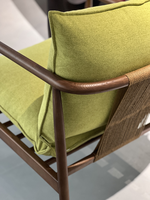 Fauteuil de salon d'hôtel haut de gamme en bois massif, finition peinture ouverte en bois de frêne, siège en tissu respirant, mobilier de chambre de villégiature