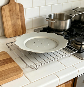 <span class=keywords><strong>Teglia</strong></span> da Forno Antiaderente Perforata con Bordo Decorato, Utensile da Cucina per Biscotti, Crostate e Arrosti - Product Image 6