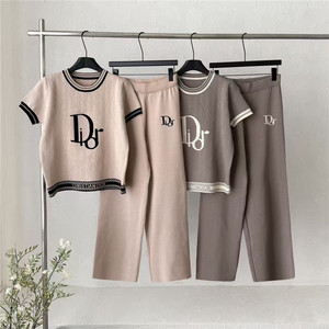 Ensemble tricoté mode estivale pour <span class=keywords><strong>femme</strong></span> : Haut jacquard à col rond avec motif lettres, coupe jeune et décontractée, et <span class=keywords><strong>pantalon</strong></span> ample deux pièces long - Product Image 1