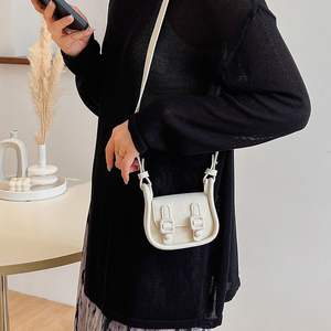 Sac bandoulière homme en PU, petit format carré, style urbain, polyvalent, tendance, mode niche, automne 2025, polyester - Product Image 6