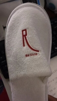 Pantoufles d'hôtel de luxe en gros avec logo personnalisé Chaussons jetables pour chambre à coucher Chaussons de spa lavable