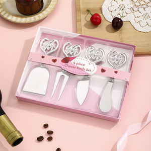 Ensemble de couteaux à fromage 4 pièces en acier inoxydable, forme cœur, design rose, outils de service pour le fromage avec boîte cadeau pour les fêtes et les dîners - Product Image 5