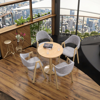 Ensemble table et chaises de restaurant commercial moderne, en bois massif et structure en fer, rond, pour 4 personnes, idéal pour hôtel, appartement, salle à manger, balcon, loisirs
