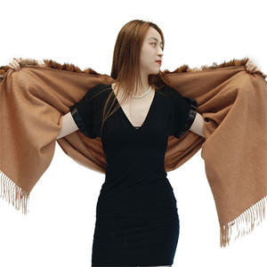 Nuove Sciarpe alla Moda dal Design Raffinato Scialli in Vera Pelliccia di Volpe Nera per Donne - Product Image 3