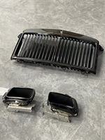 Grille et tuyau d'échappement pour 1029 Rolls Royce Cullinan BB Type