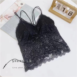 Débardeur sexy et respirant à bretelles fines, dos ajouré en <span class=keywords><strong>dentelle</strong></span>, décolleté plongeant en V, élégant et raffiné, idéal pour les vacances à la <span class=keywords><strong>plage</strong></span>, fabrication OEM/ODM - Product Image 1