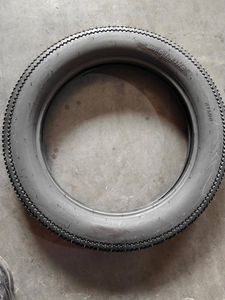 Neumático de Motocicleta Estilo Vintage con Diseño de Dientes de Sierra 4.00-17 4.50-17 Sin Cámara 6PR 8PR Resistente al Desgaste para Modelos Retro 400-17 450-17 - Product Image 5