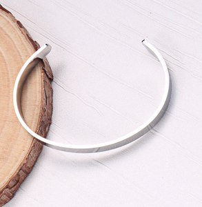 18k placcato oro alto lucido impermeabile gatto nero inciso bracciale per le donne gioielli a buon mercato all'ingrosso fatto a mano - Product Image 4