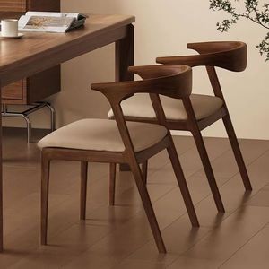 Chaise <span class=keywords><strong>de</strong></span> salle à manger en <span class=keywords><strong>noyer</strong></span> massif <span class=keywords><strong>de</strong></span> style mid-century avec coussin en cuir PU et dossier en corne - Product Image 4