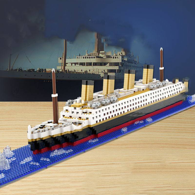 Grand navire de croisière