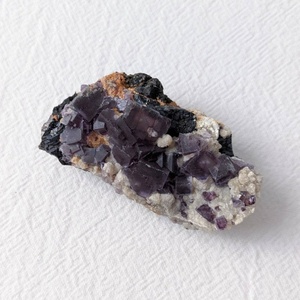 Horloge en fluorite violette naturelle, cristal violet doux, surface polie et lisse, thème bouddhiste, cadeau de remise de diplôme pour la décoration - Product Image 2