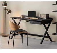 Chaise de salle à manger moderne en placage de noyer rembourrée avec assise en cuir et pieds en métal - Meubles de salle à manger durables et écologiques pour hôtels et maisons