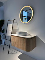 Meuble de salle de bain suspendu à texture ondulée en bois massif avec lavabo intégré et miroir rond LED en option