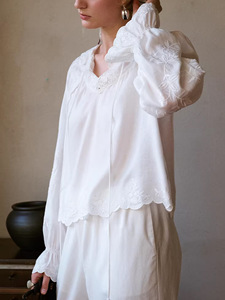Camisa de Lino y Rayón para Mujer, Estilo Universitario, Blanca, Casual, Corte Regular, Cuello Camisero con Bordado, Estilo Vintage para Verano - Product Image 4