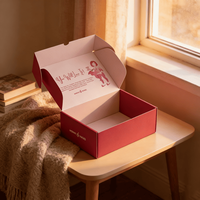 Boîte d'emballage de parfum rose vif personnalisée avec logo de marque et message intérieur imprimé pour l'expédition de produits de beauté et de parfumerie