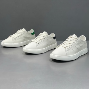 Chaussures blanches minimalistes de luxe pour hommes et femmes, respirantes et polyvalentes, avec surface en cuir - Product Image 5