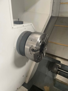 Torno CNC <span class=keywords><strong>de</strong></span> <span class=keywords><strong>zinc</strong></span> tipo suizo CKX550-1500 para torneado <span class=keywords><strong>de</strong></span> ejes - Product Image 5