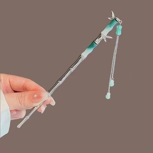 Élégante épingle à cheveux en alliage avec fleur blanche et pompon de perles, accessoire de coiffure pour femme de style chinois - Product Image 4