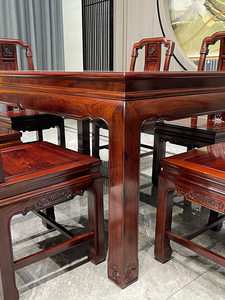 Ensemble de 7 pièces de mobilier simple style Ming en bois de Dalbergia rouge, comprenant une table à manger rectangulaire et des chaises, avec assemblage à mortaise en bois. - Product Image 3