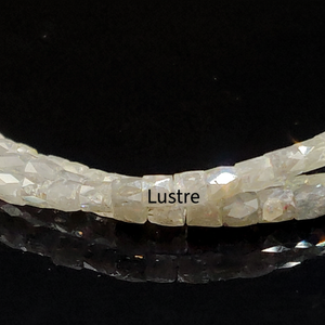 ลูกปัดเพชรสีขาวที่มีคุณภาพสูงจี้หลวมรูปร่างเหลี่ยมเพชรพลอย DIY ทำหินธรรมชาติ1.5-2มม14นิ้ว - Product Image 1