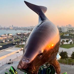 منحوتة قابلة للنفخ مخصصة على شكل دولفين عملاق لامع يطفو على الماء لعام 2022 في الدوحة - Product Image 3