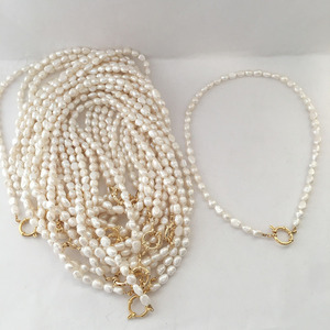 <span class=keywords><strong>Collana</strong></span> Girocollo <span class=keywords><strong>di</strong></span> <span class=keywords><strong>Perle</strong></span> Barocche da 45 cm, <span class=keywords><strong>Perle</strong></span> d'Acqua Dolce 100% Grado AA, Larghezza 6,3-7,3 MM, Chiusura in Acciaio Inossidabile Placcato Oro 18K - Product Image 4