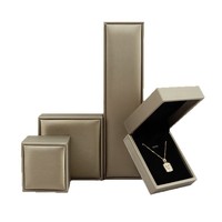 Boîte à bijoux rectangulaire haut de gamme en cuir PU brossé, motif uni, idéale pour ranger et présenter bagues, pendentifs et autres bijoux
