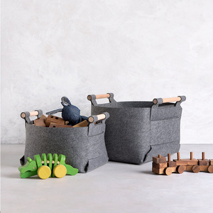 Cesta de almacenamiento para dormitorio, cesta de almacenamiento de fieltro de gran capacidad, cesta de almacenamiento de juguetes con asa de madera. - Product Image 1