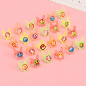 Mini anillos de plástico con expresiones de dibujos animados para niños, juguetes de rol, 4-6 años, unisex - Product Image 2