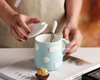 Ensemble de tasses à pois taille personnalisée 440ml tasses tasse en céramique tasse en céramique moderne série café thé lait cadeaux en céramique contemporain